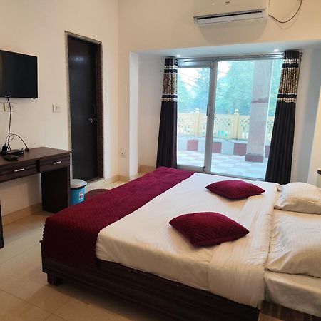 Central Hotel Khadzsuráhó Kültér fotó