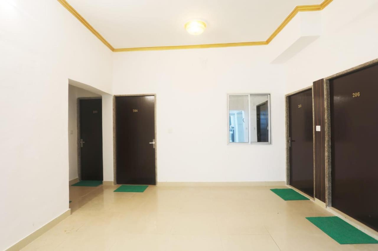 Central Hotel Khadzsuráhó Kültér fotó